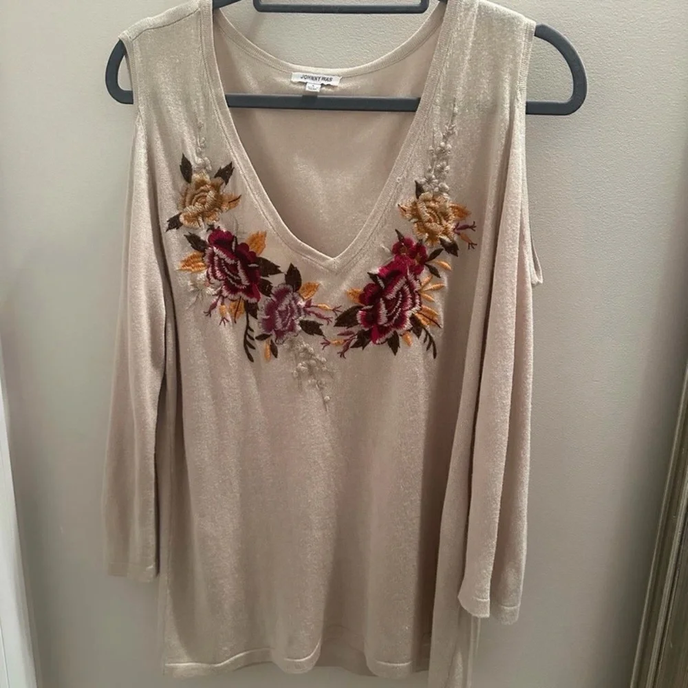 Johnny Was Embroidered Cold Shoulder Knot Top. - Picture 5 of 6